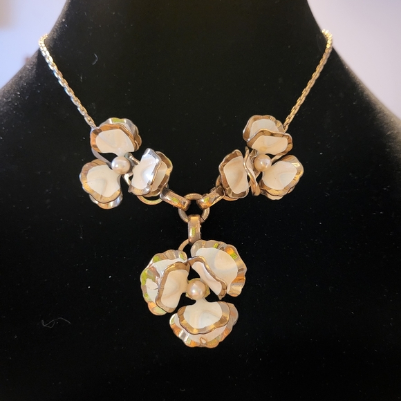 Vintage Brass Tone Floral Necklace with Creme Enameling and Faux Pearls - Picture 1 of 16